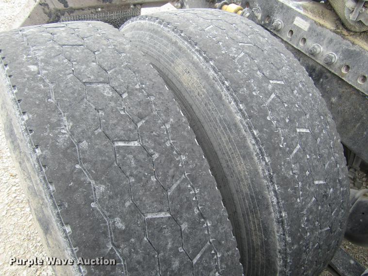 image for item DC4259 2002 Freightliner Century Class ST112 semi truck