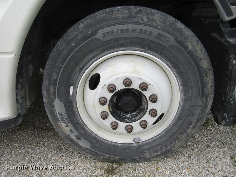 image for item DC4259 2002 Freightliner Century Class ST112 semi truck