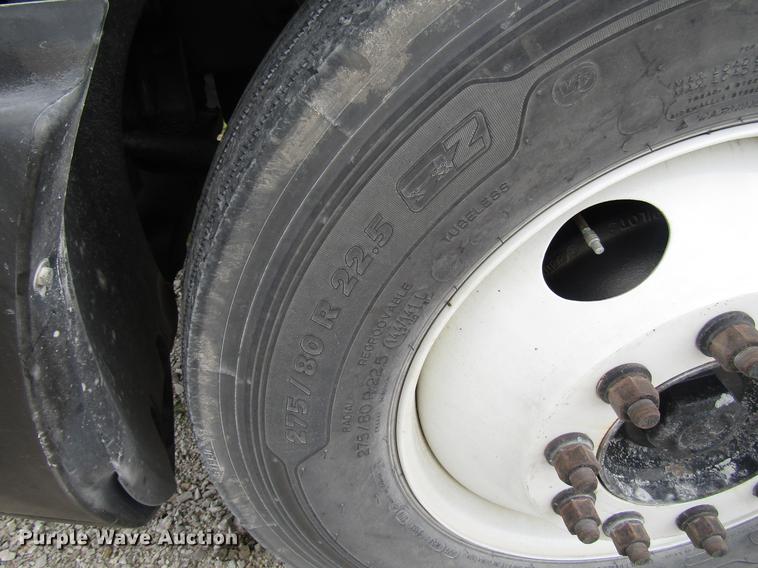 image for item DC4259 2002 Freightliner Century Class ST112 semi truck