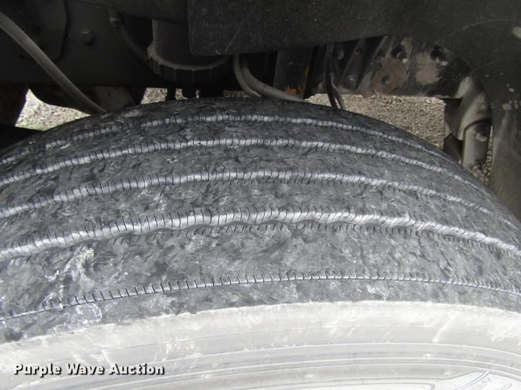 image for item DC4259 2002 Freightliner Century Class ST112 semi truck