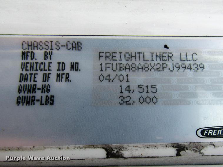 image for item DC4259 2002 Freightliner Century Class ST112 semi truck