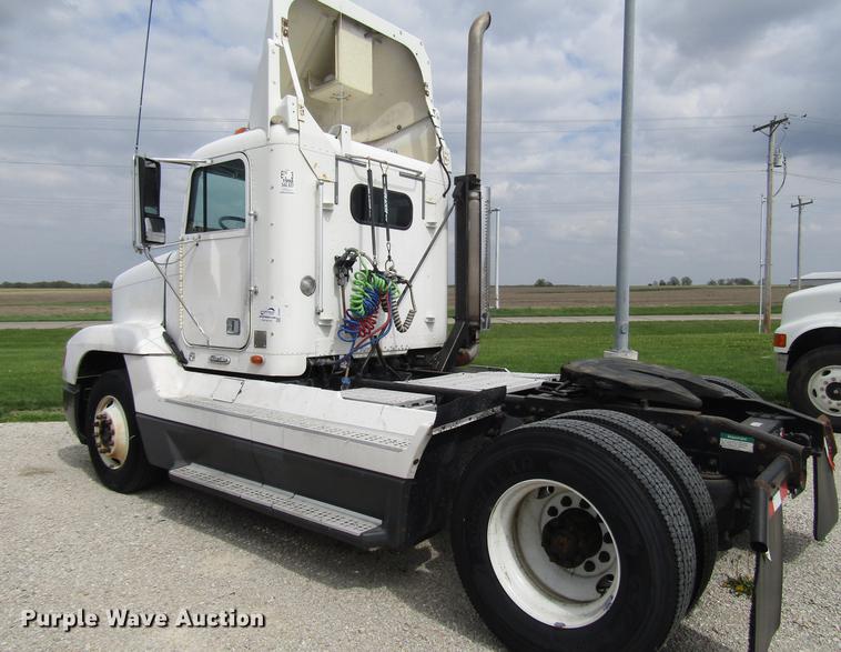 image for item DC4261 1998 Freightliner FLD120 semi truck