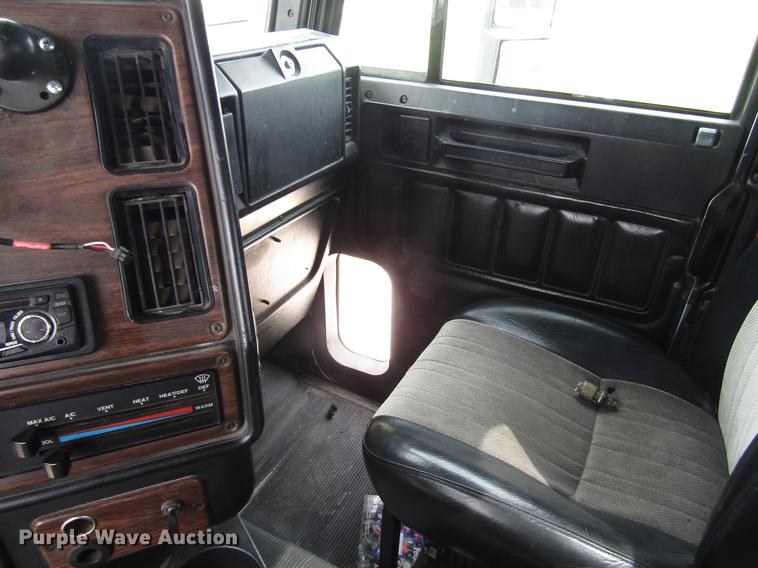 image for item DC4261 1998 Freightliner FLD120 semi truck