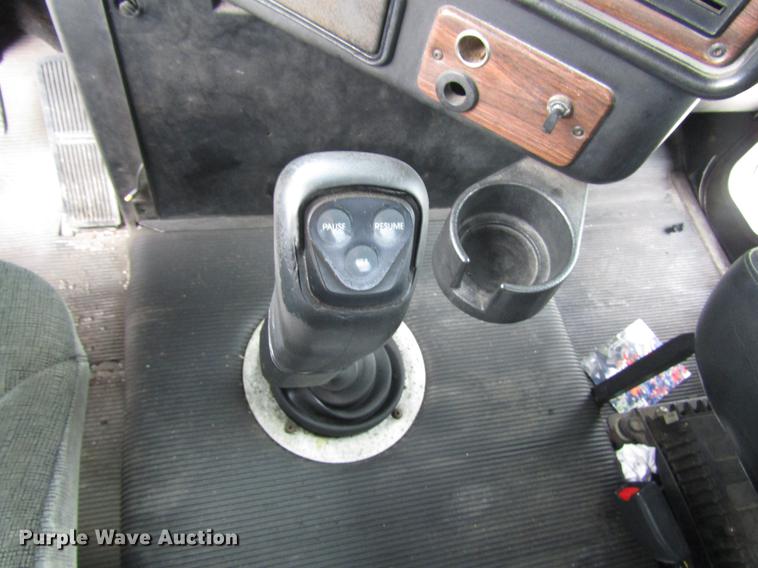 image for item DC4261 1998 Freightliner FLD120 semi truck