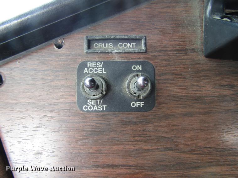 image for item DC4261 1998 Freightliner FLD120 semi truck