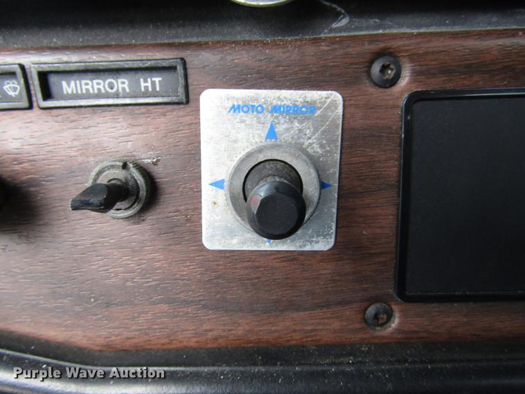 image for item DC4261 1998 Freightliner FLD120 semi truck