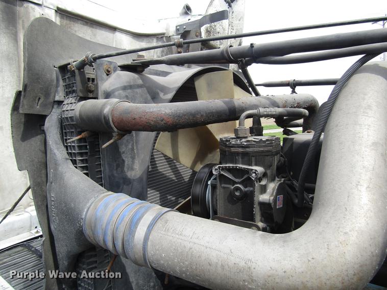 image for item DC4261 1998 Freightliner FLD120 semi truck