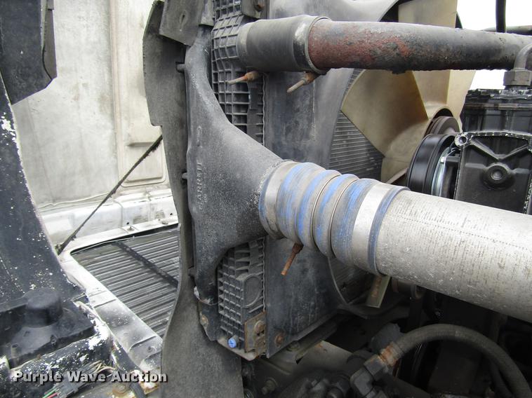 image for item DC4261 1998 Freightliner FLD120 semi truck