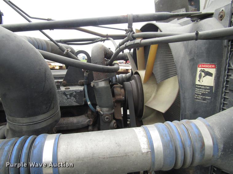 image for item DC4261 1998 Freightliner FLD120 semi truck