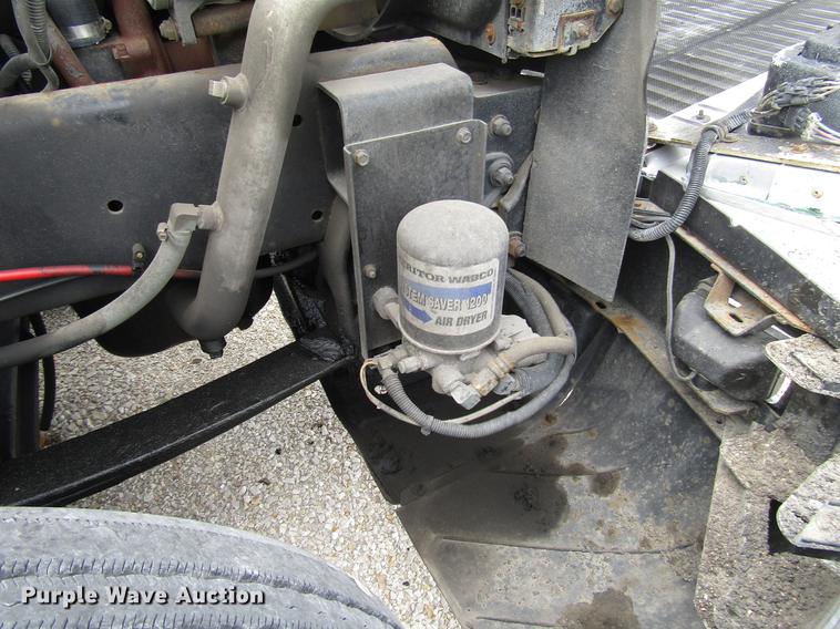 image for item DC4261 1998 Freightliner FLD120 semi truck