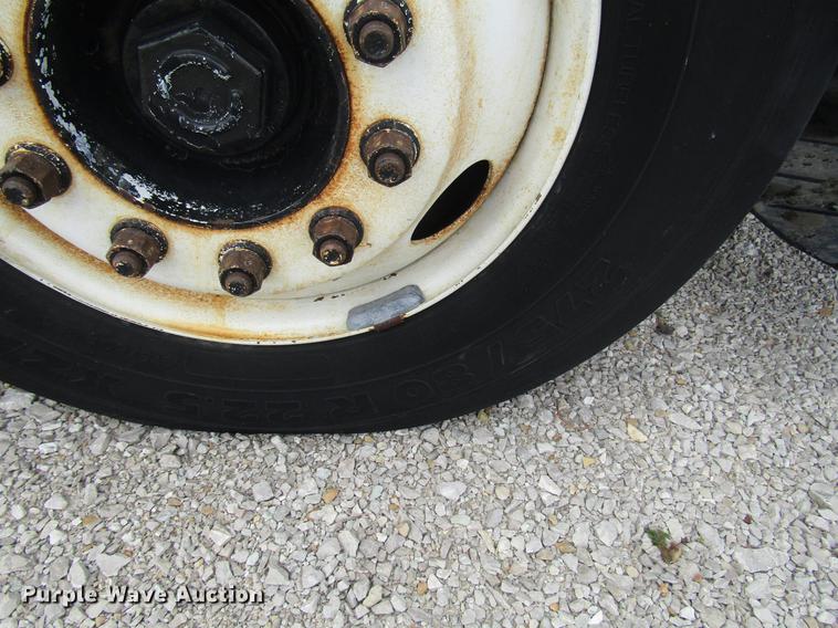 image for item DC4261 1998 Freightliner FLD120 semi truck