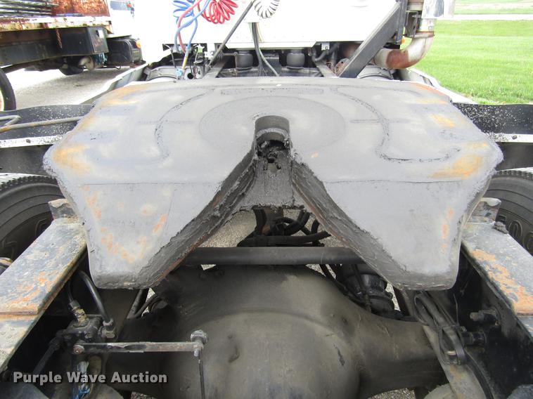 image for item DC4261 1998 Freightliner FLD120 semi truck