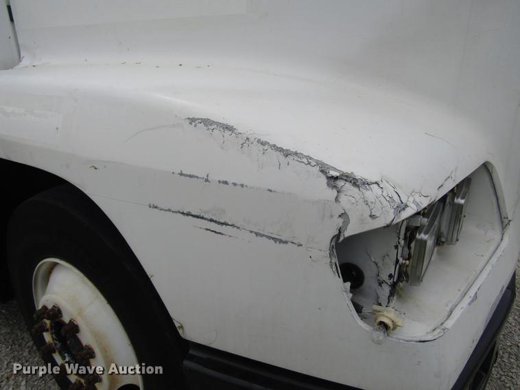 image for item DC4261 1998 Freightliner FLD120 semi truck