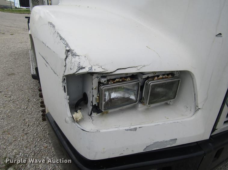 image for item DC4261 1998 Freightliner FLD120 semi truck