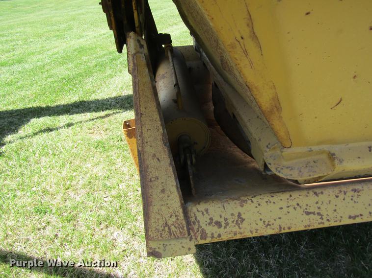 image for item DC4277 1998 Load King 2060-40-2 bottom dump trailer