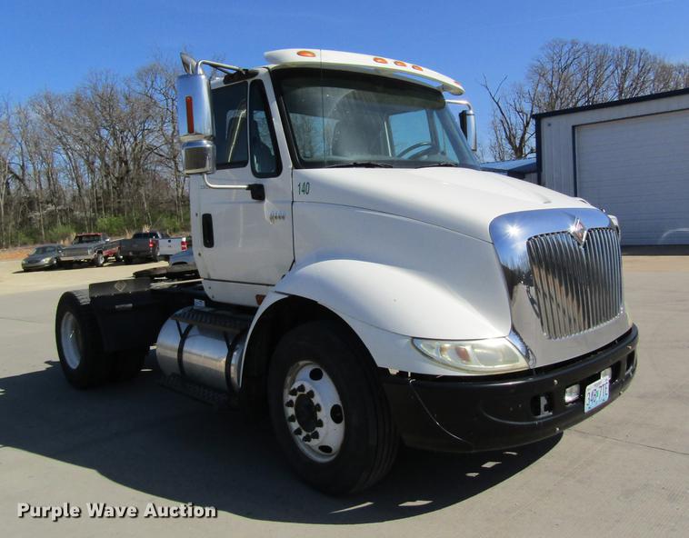 image for item DC4285 2005 International TranStar 8600 semi truck