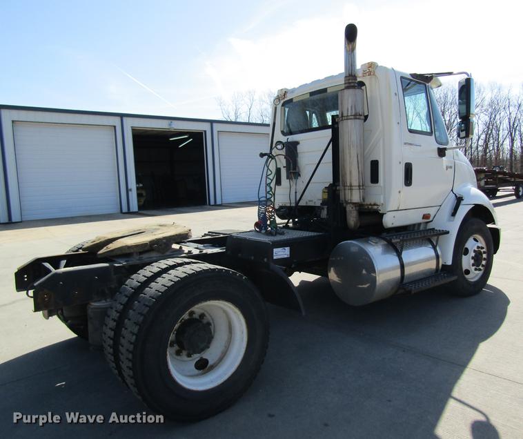 image for item DC4285 2005 International TranStar 8600 semi truck
