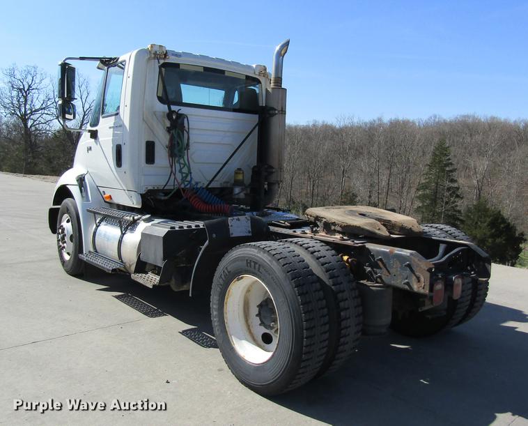 image for item DC4285 2005 International TranStar 8600 semi truck