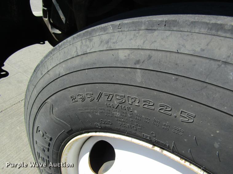 image for item DC4285 2005 International TranStar 8600 semi truck