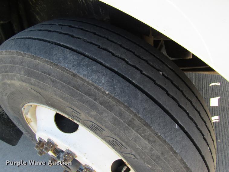 image for item DC4285 2005 International TranStar 8600 semi truck