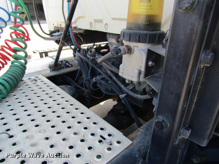 image for item DC4285 2005 International TranStar 8600 semi truck