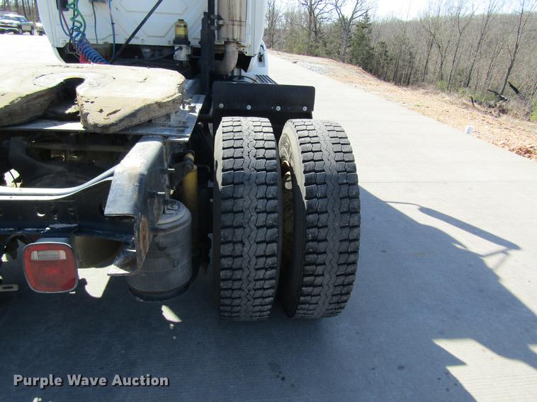 image for item DC4285 2005 International TranStar 8600 semi truck