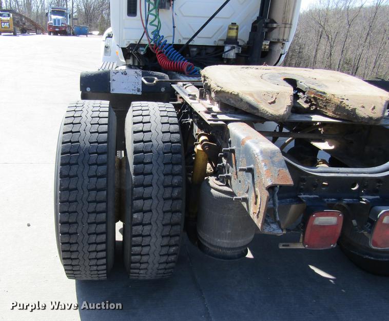 image for item DC4285 2005 International TranStar 8600 semi truck