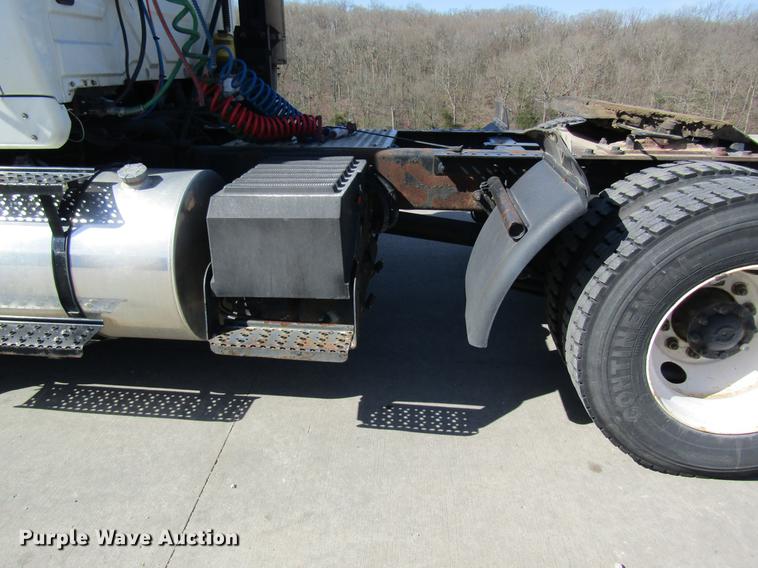 image for item DC4285 2005 International TranStar 8600 semi truck