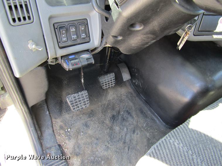 image for item DC4285 2005 International TranStar 8600 semi truck