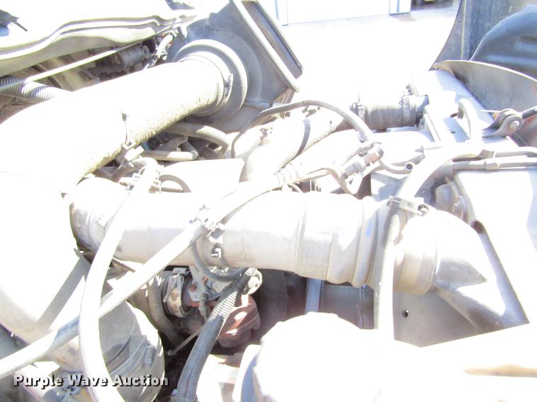 image for item DC4285 2005 International TranStar 8600 semi truck