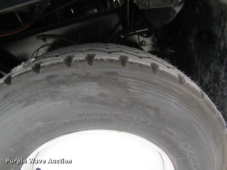 image for item DC4288 2004 Kalmar Ottawa WT30 yard truck