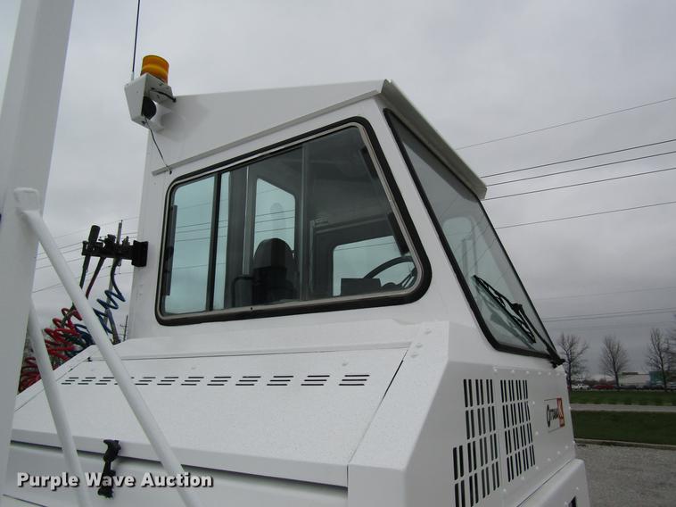 image for item DC4288 2004 Kalmar Ottawa WT30 yard truck