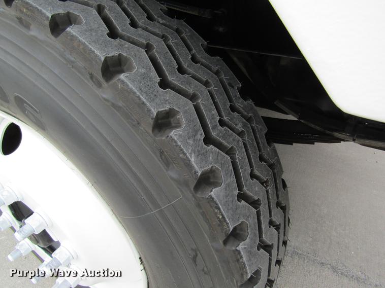 image for item DC4288 2004 Kalmar Ottawa WT30 yard truck