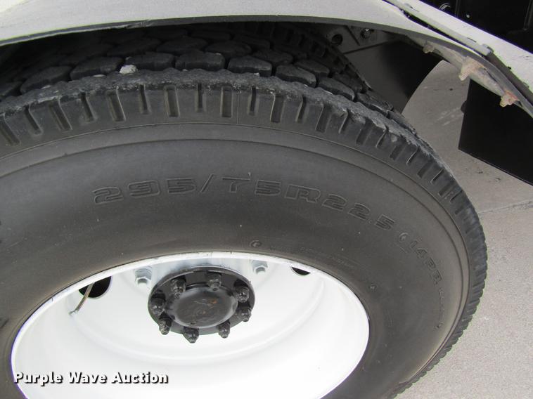 image for item DC4288 2004 Kalmar Ottawa WT30 yard truck