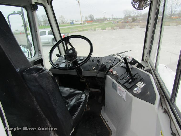 image for item DC4288 2004 Kalmar Ottawa WT30 yard truck