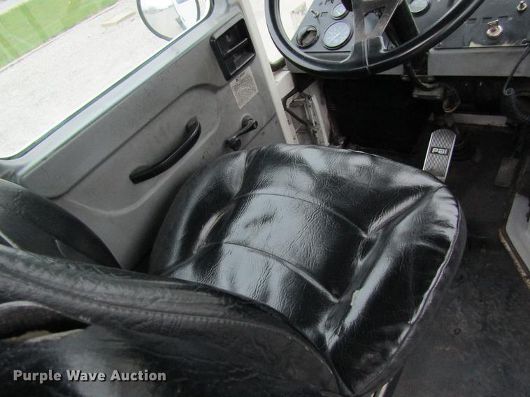 image for item DC4288 2004 Kalmar Ottawa WT30 yard truck