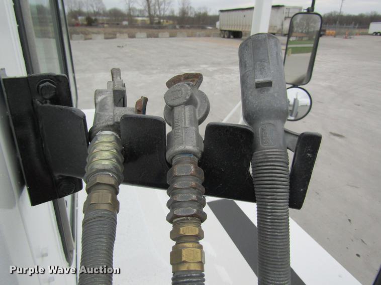 image for item DC4288 2004 Kalmar Ottawa WT30 yard truck