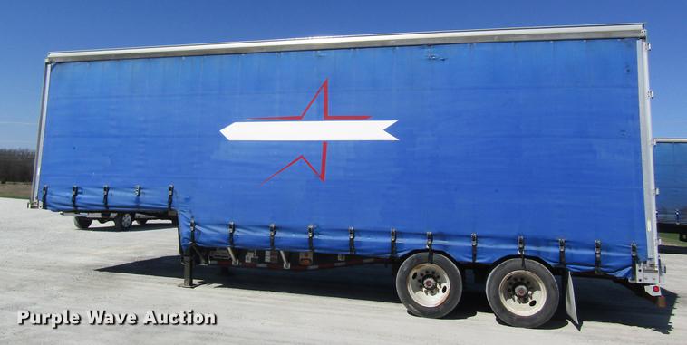 image for item DC4302 2011 Wilson CFD-900 side curtain trailer