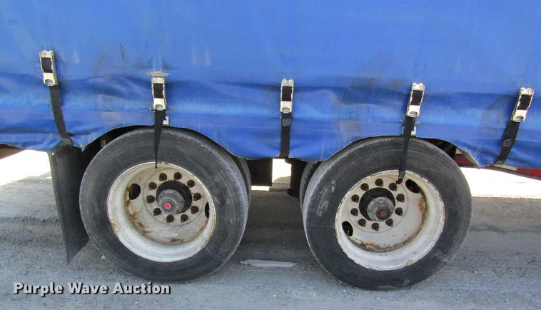 image for item DC4302 2011 Wilson CFD-900 side curtain trailer