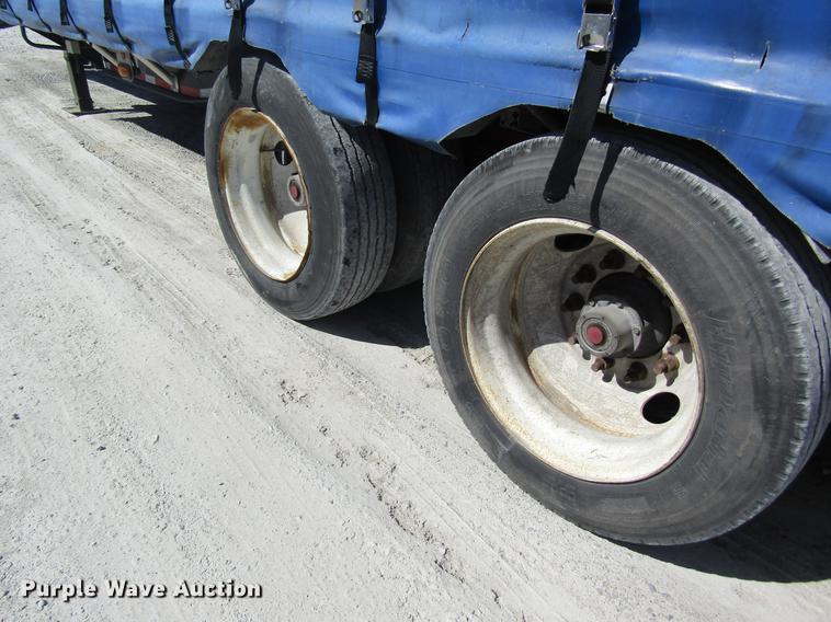 image for item DC4302 2011 Wilson CFD-900 side curtain trailer