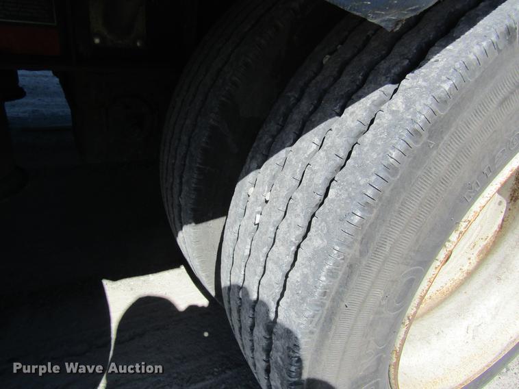 image for item DC4302 2011 Wilson CFD-900 side curtain trailer