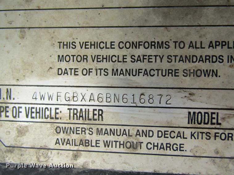 image for item DC4302 2011 Wilson CFD-900 side curtain trailer