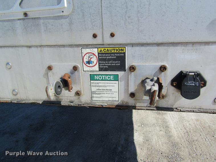 image for item DC4302 2011 Wilson CFD-900 side curtain trailer