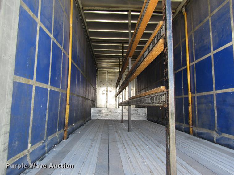 image for item DC4302 2011 Wilson CFD-900 side curtain trailer