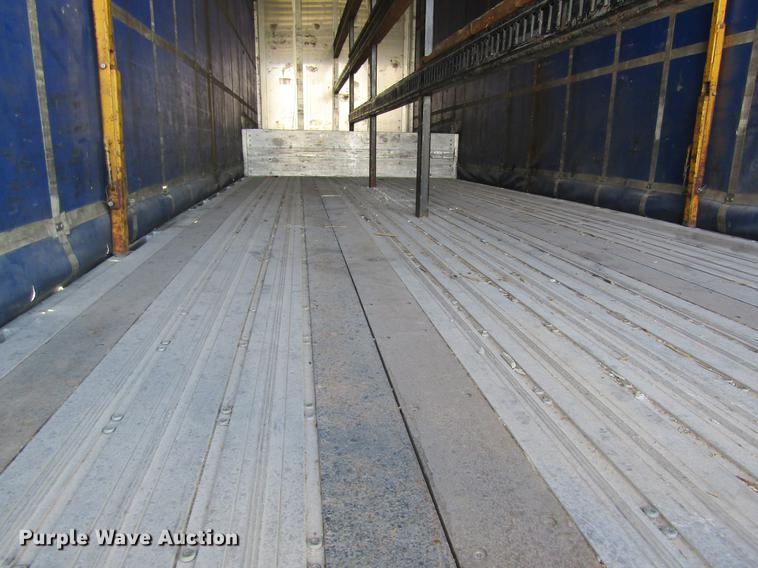 image for item DC4302 2011 Wilson CFD-900 side curtain trailer