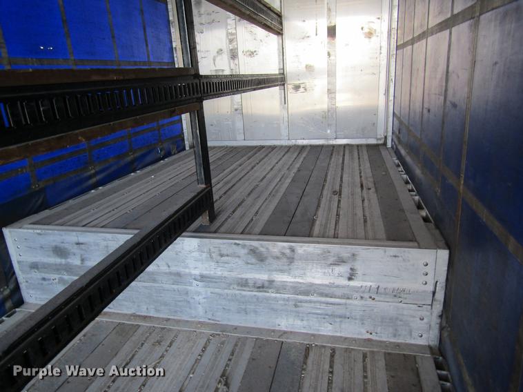 image for item DC4302 2011 Wilson CFD-900 side curtain trailer