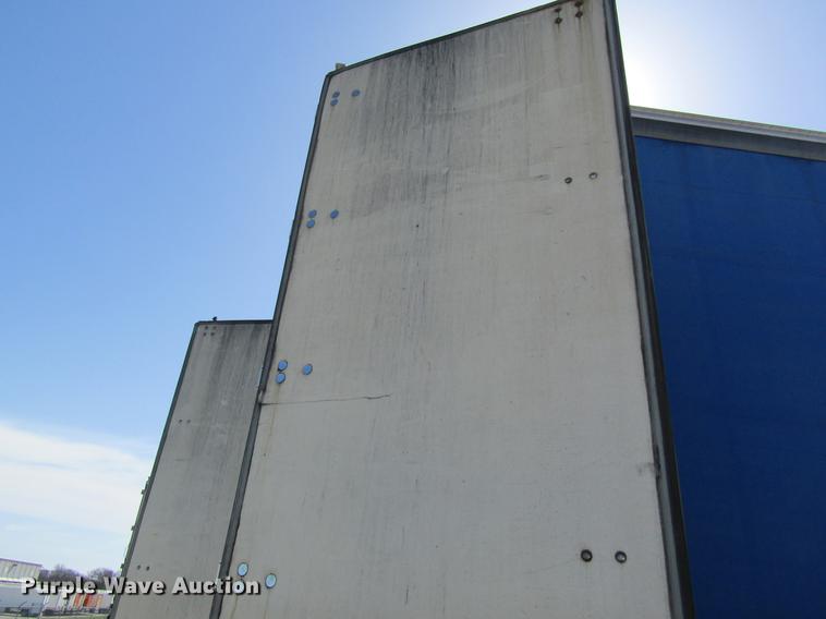 image for item DC4302 2011 Wilson CFD-900 side curtain trailer