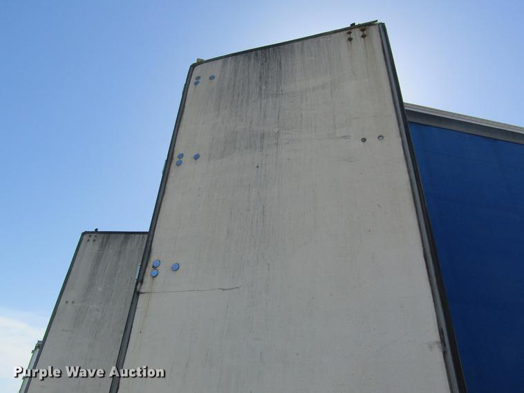 image for item DC4302 2011 Wilson CFD-900 side curtain trailer