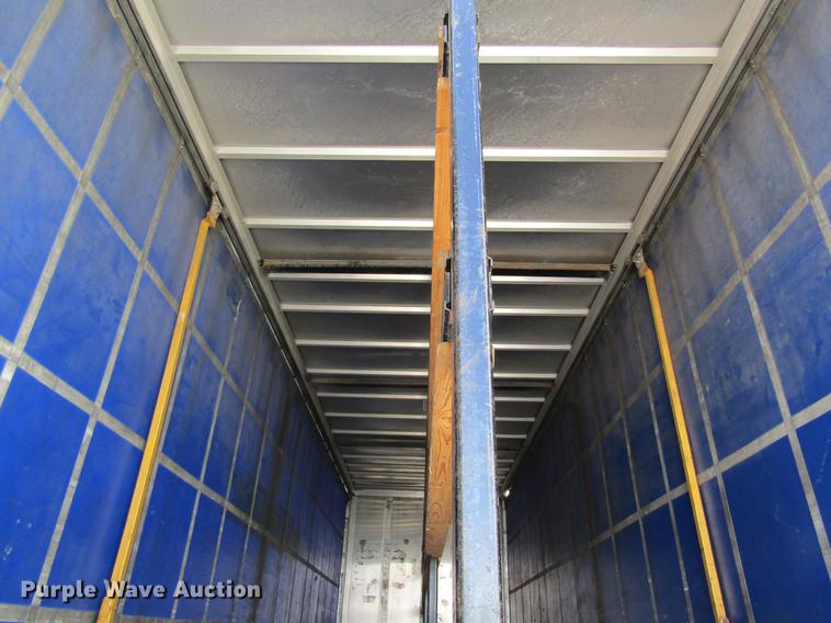 image for item DC4302 2011 Wilson CFD-900 side curtain trailer
