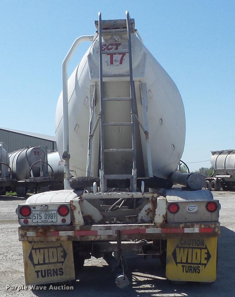 image for item DC7334 1994 Fruehauf HAR-F2-J1525X4 pneumatic dry bulk tank trailer